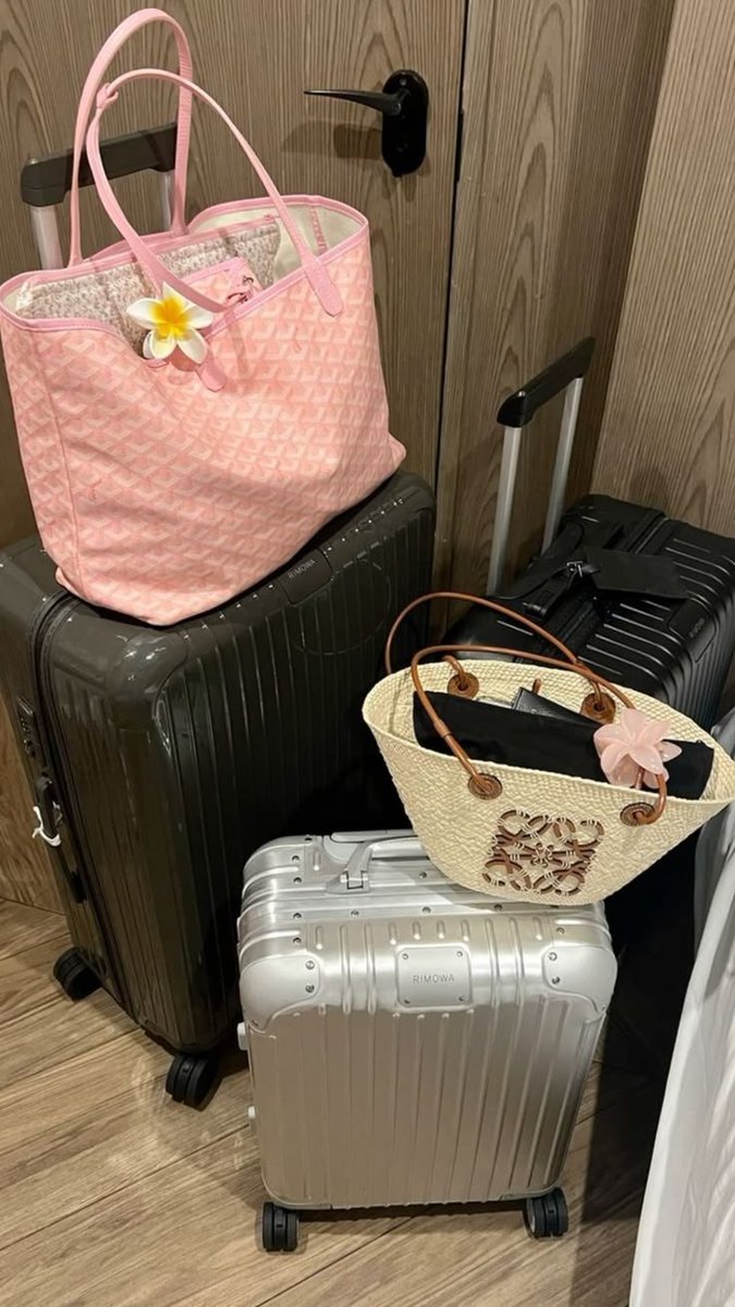 bianclars's tweet photo. ㅤㅤ
🏢📍 𝙏𝙝𝙚 𝘽𝙖𝙨𝙬𝙖𝙧𝙖 𝙎𝙪𝙞𝙩𝙚𝙨, 𝙪𝙣𝙞𝙩 A-0907

Day 1 pindahan ke apartment! Baru sempet pindahan sekarang karna kelambatanku dalam mengemas barang-barang yang aku perlukan 😌 Semoga betah di sini, yay!
ㅤㅤ https://t.co/zsgjEmokwi
