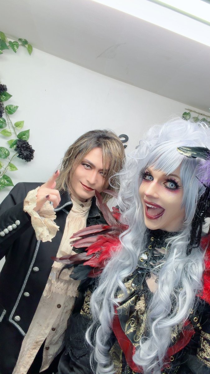 vo_chaos's tweet photo. ryoさんと✨
12/22 madoka生誕に出演していただきます☺️ 嬉しい🌹 https://t.co/XrqPEOGhIu