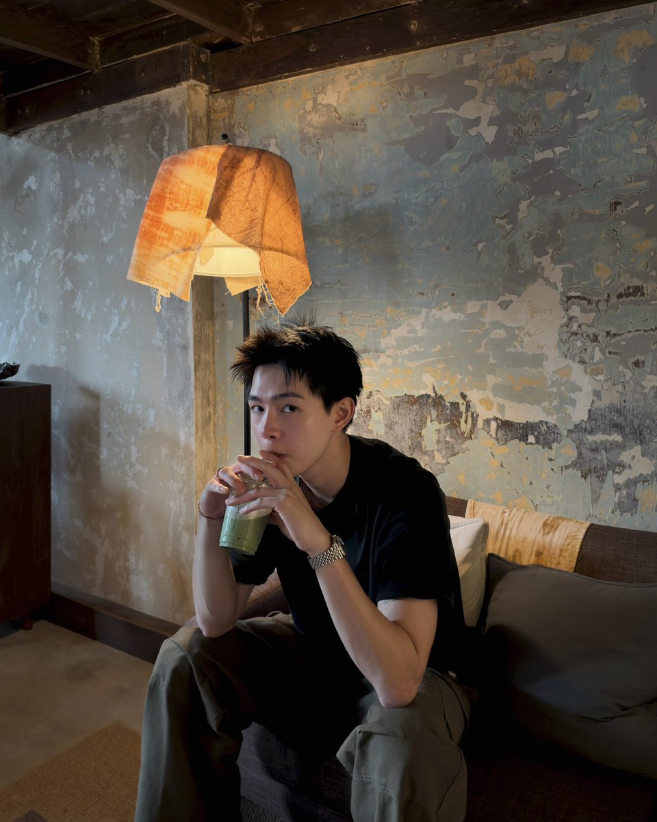 Shinadis's tweet photo. งั่มๆ คาเฟอีน2แก้วฟรินๆ #chinadis https://t.co/ZPFNsah00e