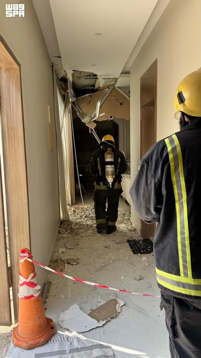 Eyaaaad's tweet photo. عاجل...

الدفاع المدني:
سقوط شظايا نتيجة اعتراض صاروخ باليستي في مدينة الرياض نتج عنه إصابة مقيم من جنسية عربية وأضرار مادية محدودة في منزل سكني ومركبة. https://t.co/AfetXhRAeE