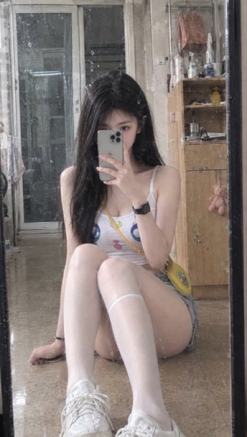 Cjay_Goodlifee's tweet photo. 有人锐评吗？🥰… 

来了，今天还继续！！！   

       开脱！！上供~~ 没有📷     

    流言2就给，看完不许说我福没毛📷 😝
Luo照  实况！！,看了别说黑就行……
有男人在吗？我要开始啦！！！      
全部粉丝真人扣1 https://t.co/vVB1xluUk4