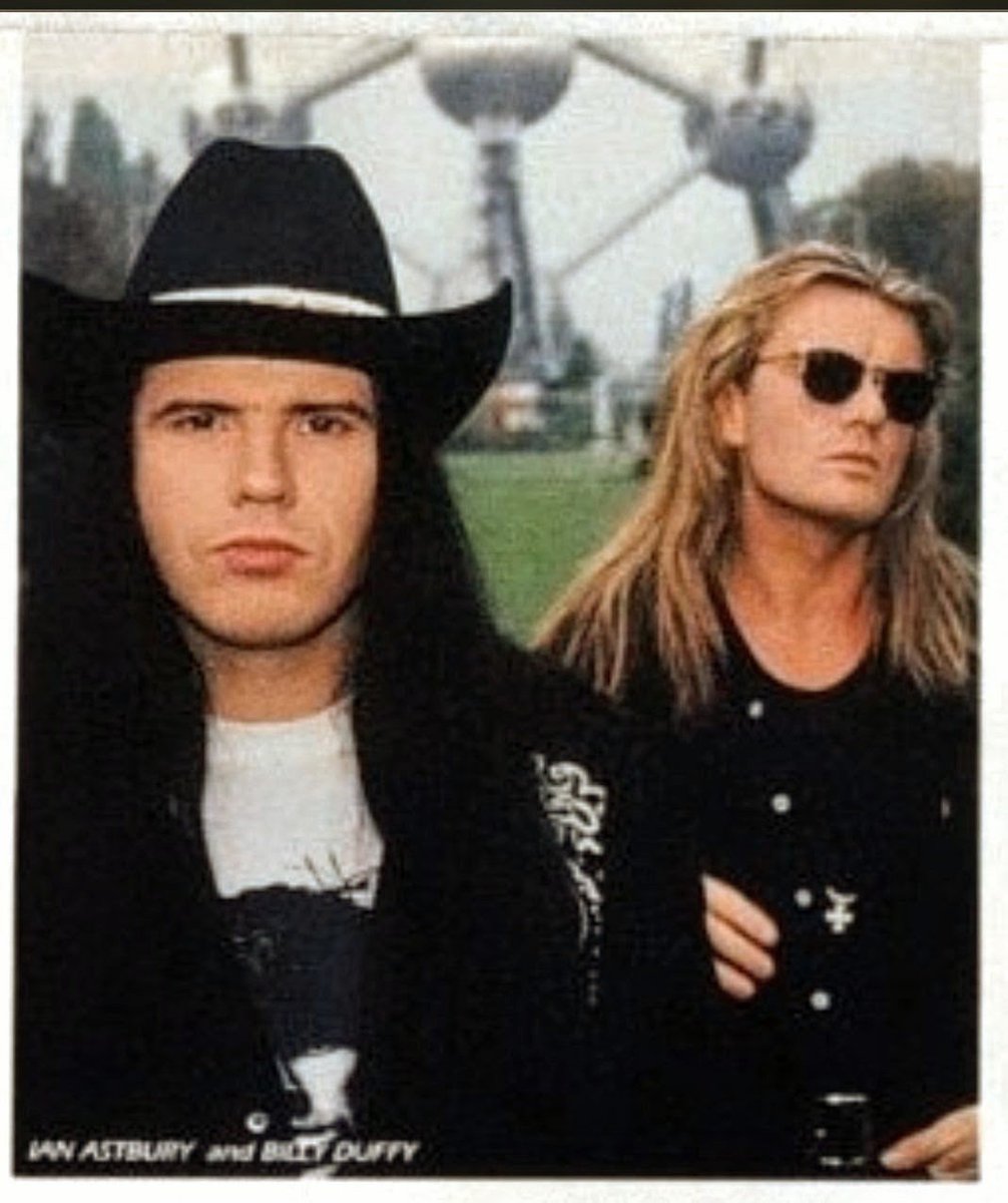 Christian_Culto's tweet photo. + 𝕋ℍ𝔼 ℂ𝕌𝕃𝕋 // 1989 +
Atomiun, Bruselas, Bélgica.
⚡ CFFC ⚡
*
*
*
{ #billyduffy #thecult #ianastbury #atomium #belgica @officialcult @ASTBURY @TheBillyDuffy } https://t.co/81t7ovPaVI
