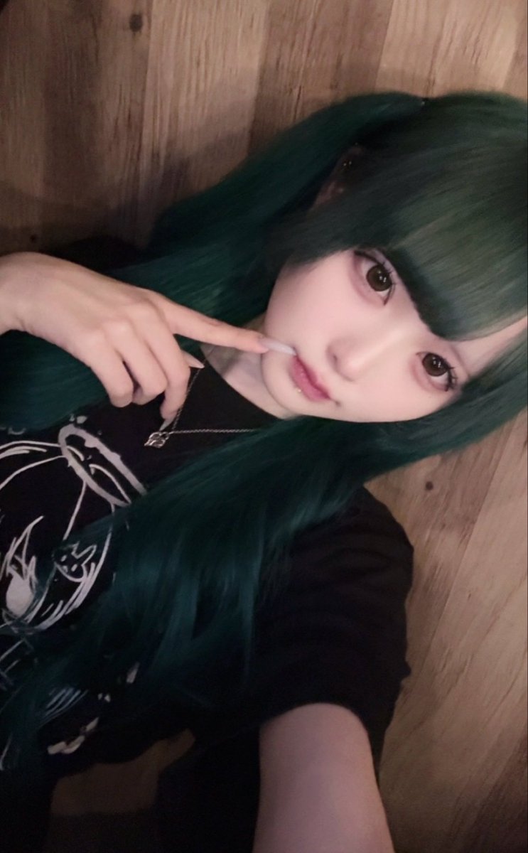 meichan_cal's tweet photo. お手は左手でしよう ♪ https://t.co/gX3HBDXPld