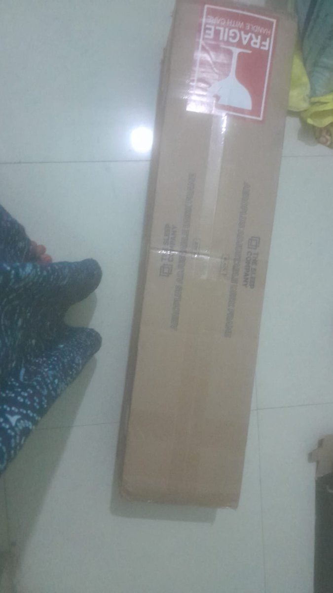 anantkrsharma's tweet photo. I ordered your adjustable desk, but i got only the metal legs 
Now please tell me where is table top 😂
What i will lift with those stands 😂
Worst experience ever
@TheSleepCo_ https://t.co/h8caqrLc76