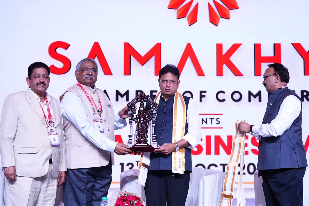 OffDSB's tweet photo. Happy to be part of Samakhya 2026 – Global Business Meet at HITEX, Hyderabad.

It was great to interact with entrepreneurs, investors and industry leaders and exchange ideas on Telangana’s investment opportunities and our vision of building a $3 trillion economy by 2047.

Telangana has immense potential for growth. We are committed to supporting industry, encouraging innovation and creating more jobs for our youth.

@InvTGOfficial @TGRising2047 @90210_Offices 

#investtelangana #globalbusinesscenter