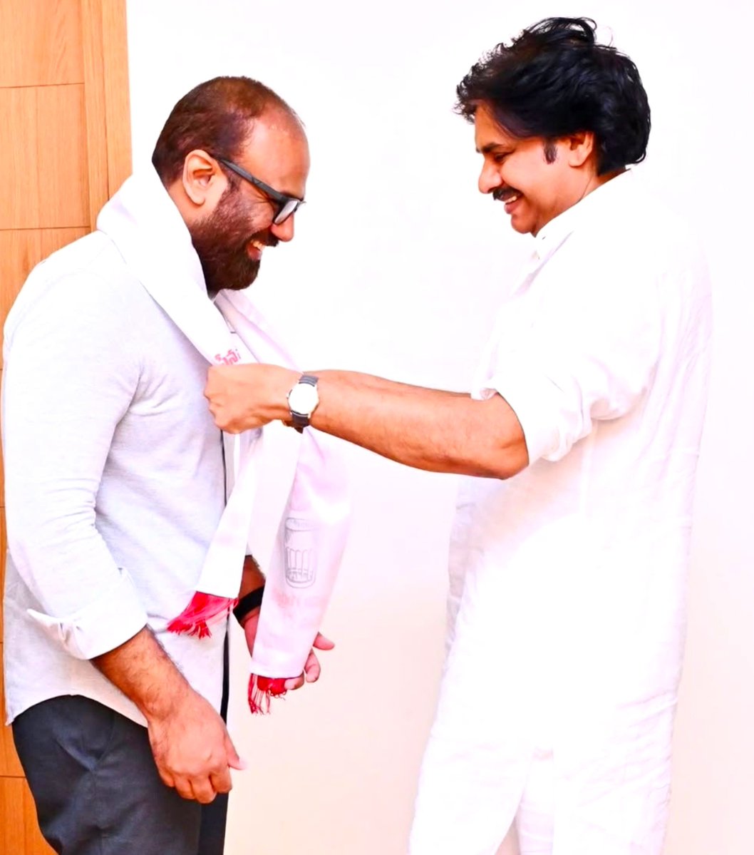 FROOTY_25's tweet photo. Welcome to #JanaSena @VangaveetiOffl 
🧿🥹❤️🎌 https://t.co/BpvV8ZeYMH