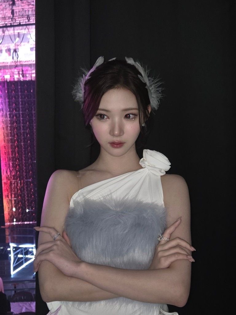 jw0oe2z's tweet photo. 이거 그날이잔아ㅜ
최지우가 뽑은 용안 레전드의 날(실제로 레전드임) https://t.co/PtyK8dLETK