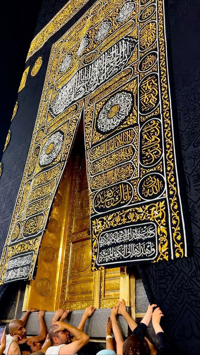 mahwishzafar7's tweet photo. لَا تَحْزَنْ إِنَّ اللَّهَ مَعَنَا
غم نہ کرو اللہ ہمارے ساتھ ہے 🤲💛 https://t.co/My1iSXUKZw