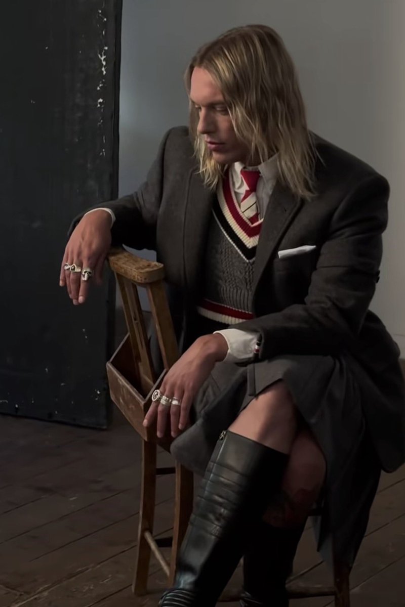 celedrielsindar's tweet photo. Androgynous x1000 🖤 https://t.co/1zEE0CK44s
