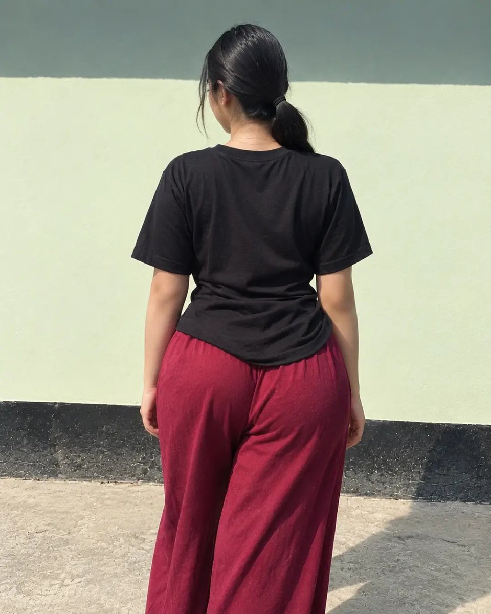 india9310's tweet photo. Casual days, curvy ways 🖤❤️✨
Black tee + maroon pants = simple but dangerous 🔥🍑
Which angle is your favorite? 👀💕

#CurvyAndProud #PlusSizeStyle #BodyPositivity #OOTD #ThickThighsSaveLives #ConfidenceLooksGoodOnMe #girl #Navratri #garbanight #fun #love https://t.co/NzWn4xiSSa