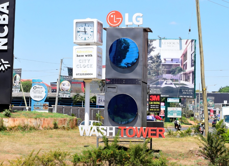 SwalaNyetiKe's tweet photo. Less space, smarter drying.

Its 13kg washer and 10kg dryer are stacked in one unit. The heat pump dryer recycles heated air, while moisture sensors stop the cycle when clothes reach the desired dryness.
#LGWashTower https://t.co/2aO4CtTPNO