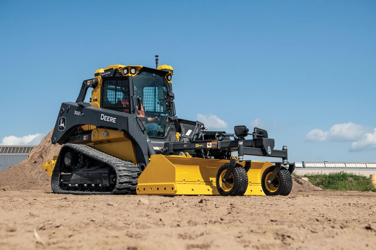 CompactEquip's tweet photo. John Deere has introduced its new BX07 and BX08 SmartGrade Box Blade attachments, designed to help operators achieve precise grading with excellent efficiency and confidence. Learn more at the link! 

https://t.co/CCBi5Yk0ZJ https://t.co/ARr8Nm9gfa