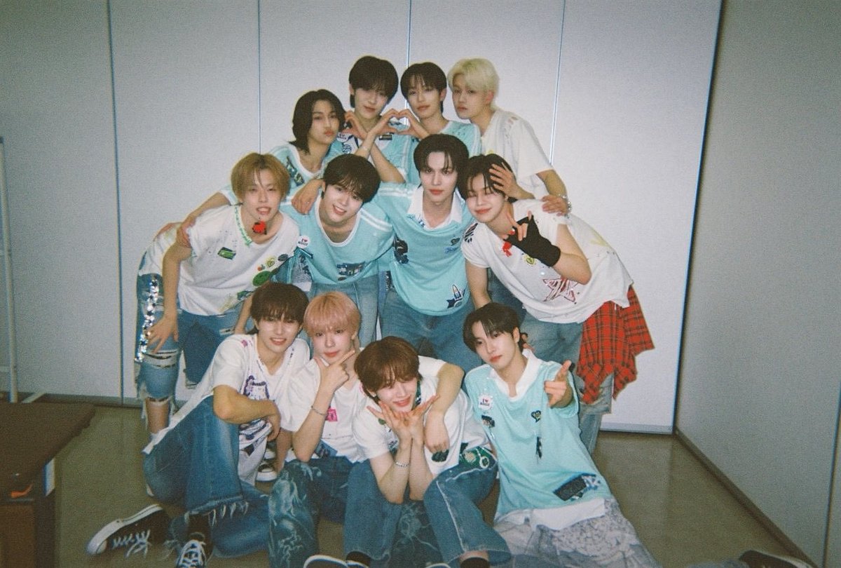 dearryoooga's tweet photo. 12人のもとに幸せが迷わず辿り着きますように https://t.co/blpe2FVg5i