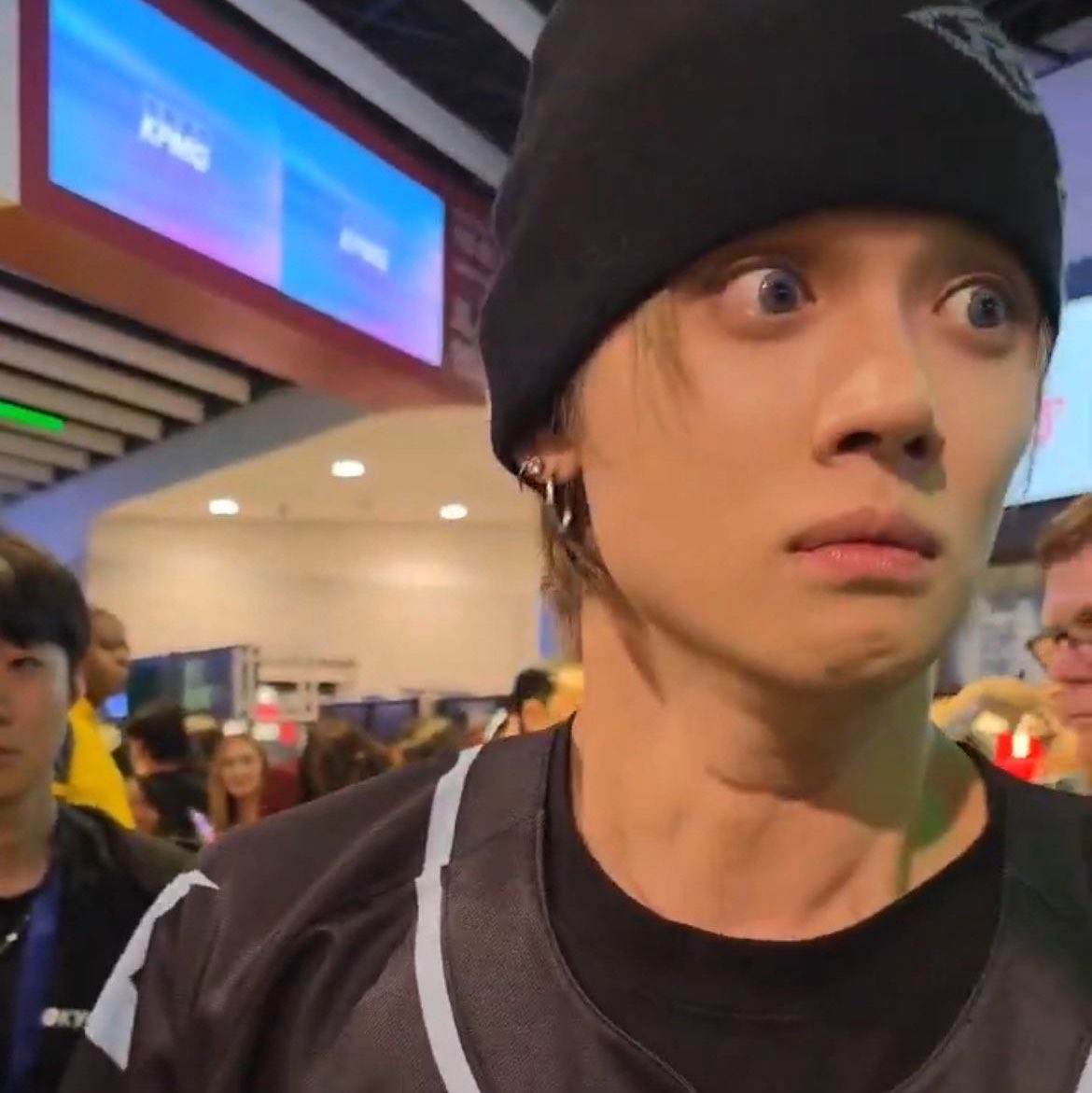 wonyawnzzn's tweet photo. i love how big his eyes get when he’s shocked 😭 https://t.co/kKePwMlOw8