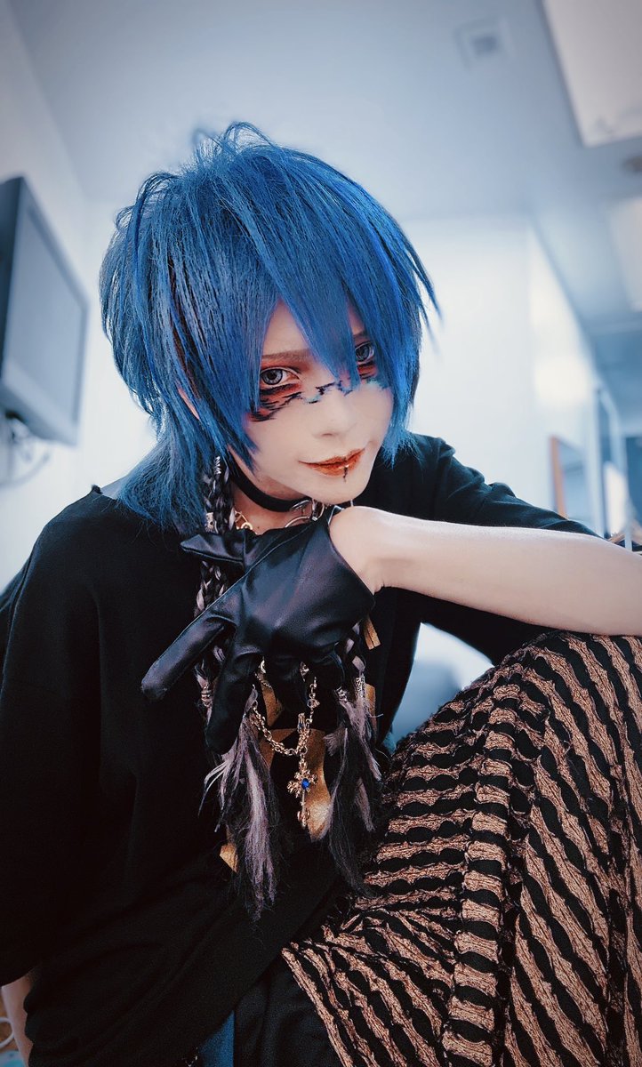 tsurugi_brain's tweet photo. お前たちを寂しくさせたくはないので、
今日お写真を載せておく
衍龍改めて誕生日おめでとうだよ

追記
ケーキめちゃくちゃかわいいね！ https://t.co/r7JUwSQG4v