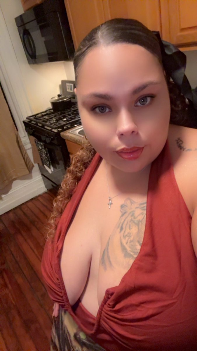 SimplyAmazing_8's tweet photo. You finer than yo fine cousin 🤭 https://t.co/Kf1E2TCtrC