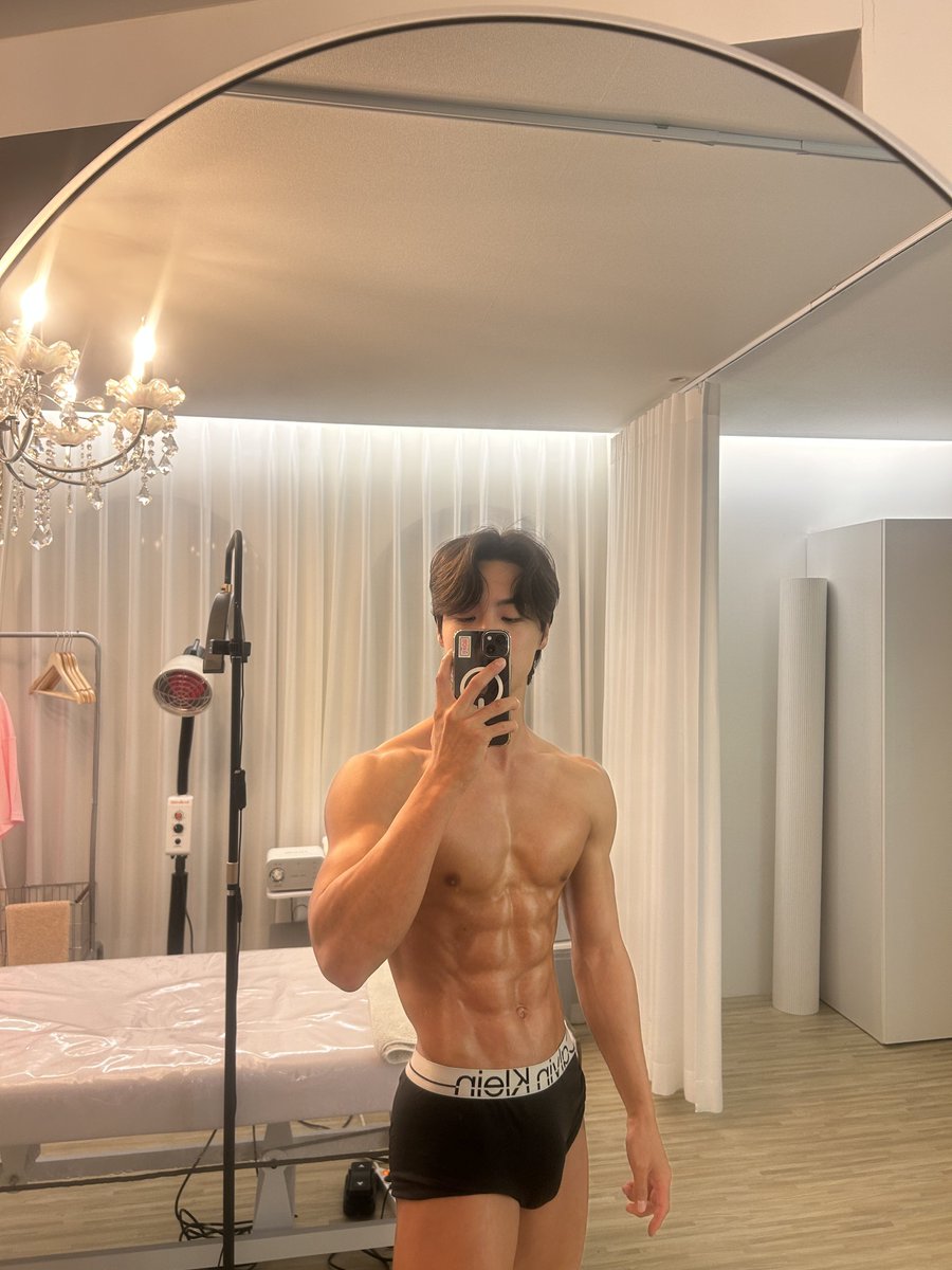unchild_waxing's tweet photo. "무대 위 숨은 1%의 선명함이 필요할땐, 언차일드"

✔️남자 원장 1:1 프라이빗 시술
✔️호텔급 샤워실 및 주차가능
✔️왁싱/수기테라피/에너지테라피 상담 후 진행

(왁싱/에너지 테라피 진행)
관리 후 당당히 1위 하신 피트니스 모델 박우진님!
사진 제공 정말 감사합니다!

예약 상단 링크👆 https://t.co/ljFSMXaUTp