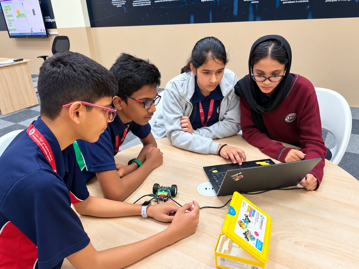 SpringdalesDXB's tweet photo. 💻✨ Coding, Creating, Innovating! 🤖

Our students explored the exciting world of coding using Quarky Kits, developing computational thinking, problem-solving, and creativity while bringing their ideas to life. 🚀

#QuarkyKits #CodingForKids #STEMLearning #FutureInnovators https://t.co/3ZWSjfhiWG