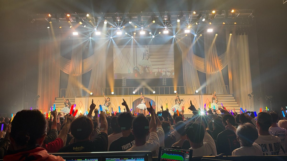 yamada7dayo's tweet photo. みんなが憧れた景色をもっともっとみにいきましょう😌!!!

すべての瞬間は君だった。
2nd Anniversary Live -THE IDOL-
ありがとうございました🙇🏻‍♀️✨ https://t.co/93GsrTYzDn