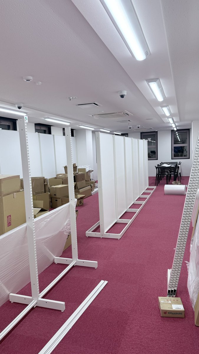NCardLoop_'s tweet photo. 🏗️✨【店舗準備進行中‼️】✨🏗️

2026年11月のOPENに向けて、着々と店舗準備を進めています💪

現在は商品棚やショーケースの設置作業中です🔨✨

皆様に楽しんでいただけるお店を目指して頑張ります🔥

完成をお楽しみに♪

ぜひフォローして続報をお待ちください🙌

#トレカ #オタロード #日本橋 https://t.co/Hu4phpB1LY
