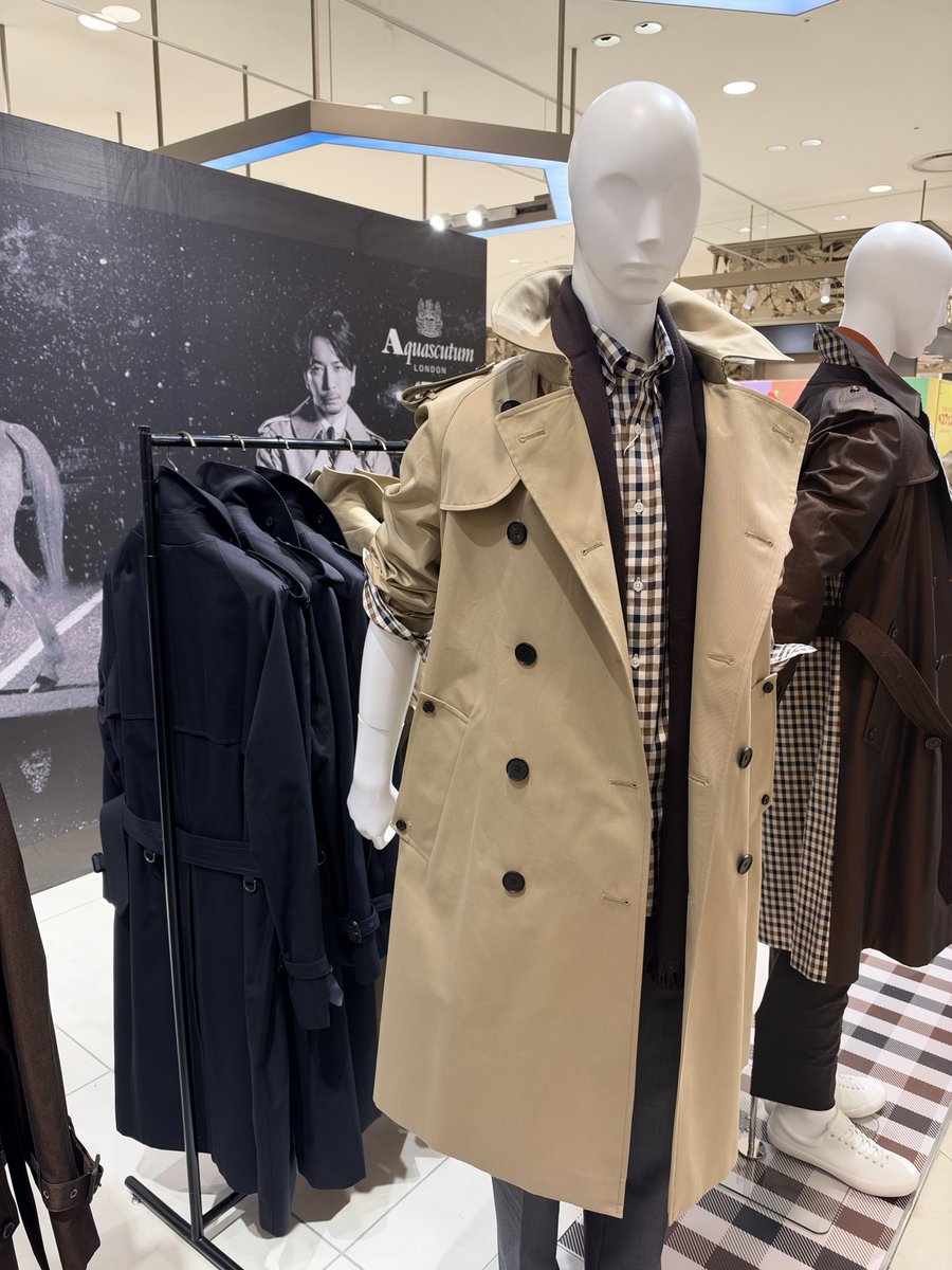 345Hap's tweet photo. 紫のベアブリックは今日オープンしてからすぐに売り切れたらしいけど、また明日は明日分で並ぶとは仰ってたよ🧸💜 https://t.co/hbjcIDTDtW