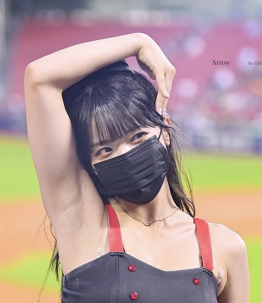 usse3v's tweet photo. #겨드랑이　#armpit https://t.co/1FzQldQdyB