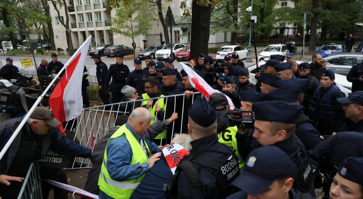EdoMarcin's tweet photo. Jestem totalnie przerażony tym, do jakiego stanu bezwzględna mafia Koalicji 13 Grudnia doprowadziła nasz kraj.
Ich rozliczenia muszą być wyjątkowo skrupulatne, aby czasem w przyszłości nie przyszło nikomu do głowy naśladować tych zwyrodniałych i wyjątkowo perfidnych przestępców. https://t.co/DNkzP3YNbr