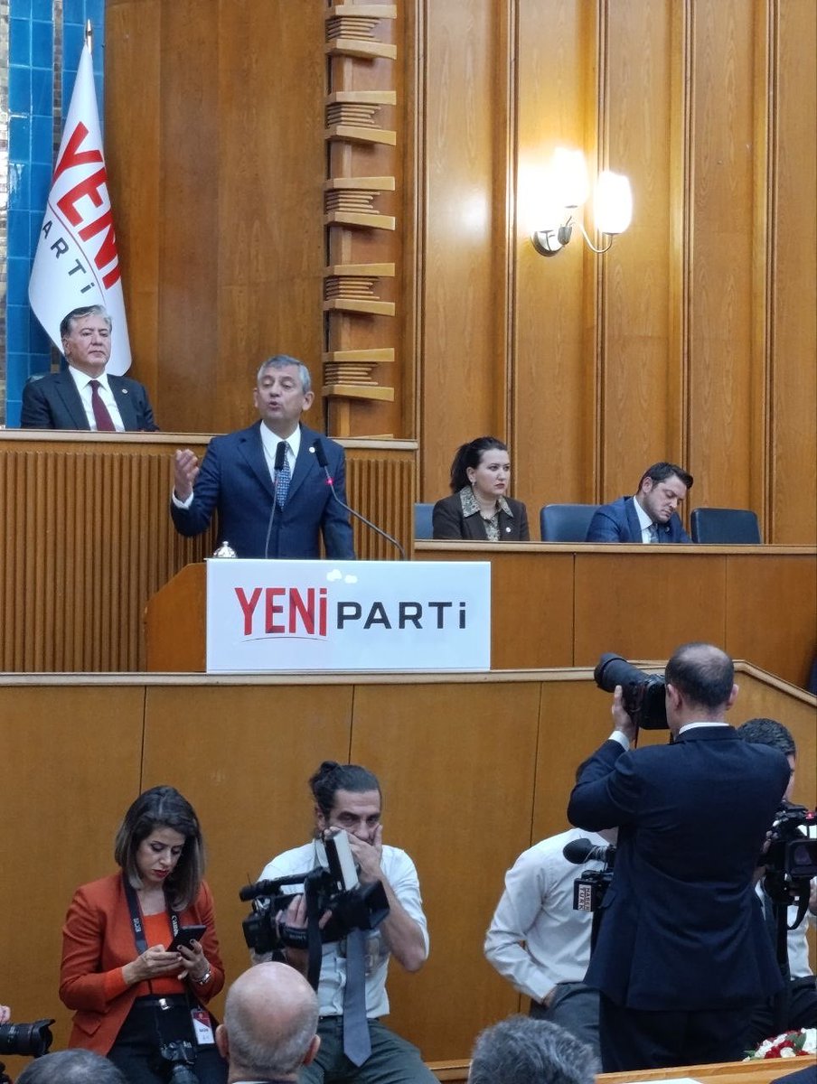 EmadDernegi's tweet photo. 🔴 EMADDER’İN KADEMELİ EMEKLİLİK MÜCADELESİ T.B.M.M ‘DE

📢 YENİ PARTİ’YE TEŞEKKÜRLERİMİZLE

@yenipartiyiz
@eczozgurozel
@gamzetascier
@muratemir_dr

Emeklilikte Adalet Derneği Yönetim Kurulumuz, Yeni Parti’nin Türkiye Büyük Millet Meclisi’nde gerçekleştirdiği Grup Toplantısı’na katılım sağlamıştır.

Adalet talebimizden vazgeçmiyor, kademeli emeklilik hakkımız için kararlılıkla mücadele ediyoruz!

Saygılarımızla,
Emeklilikte Adalet Derneği

@ozgurceylanYeni
@vekilincesu
@OzgurKarabat34
@mvresatkaragoz
@ssedakayaosen
@MullaogluServet
@Seyit_TORUN
@SibelSuicmez
@Suat_Ozcagdas
@avsbulbul

@EmadDernegi
#KademeliEmeklilik 
#Kademeyiçözeceksiniz