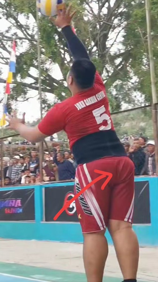 DaddyObses's tweet photo. Odoy sardoy volleyball chubby from Indonesia so cute. FB : Sardoy Suladud
Mana aset yg paling anda suka
a. Dada@nenen nya
b. Perut
c. Bulge@kontol
d. Bokong@pantat
Kali saya suka semuanya😅🙏 https://t.co/gKCFxa7Frv
