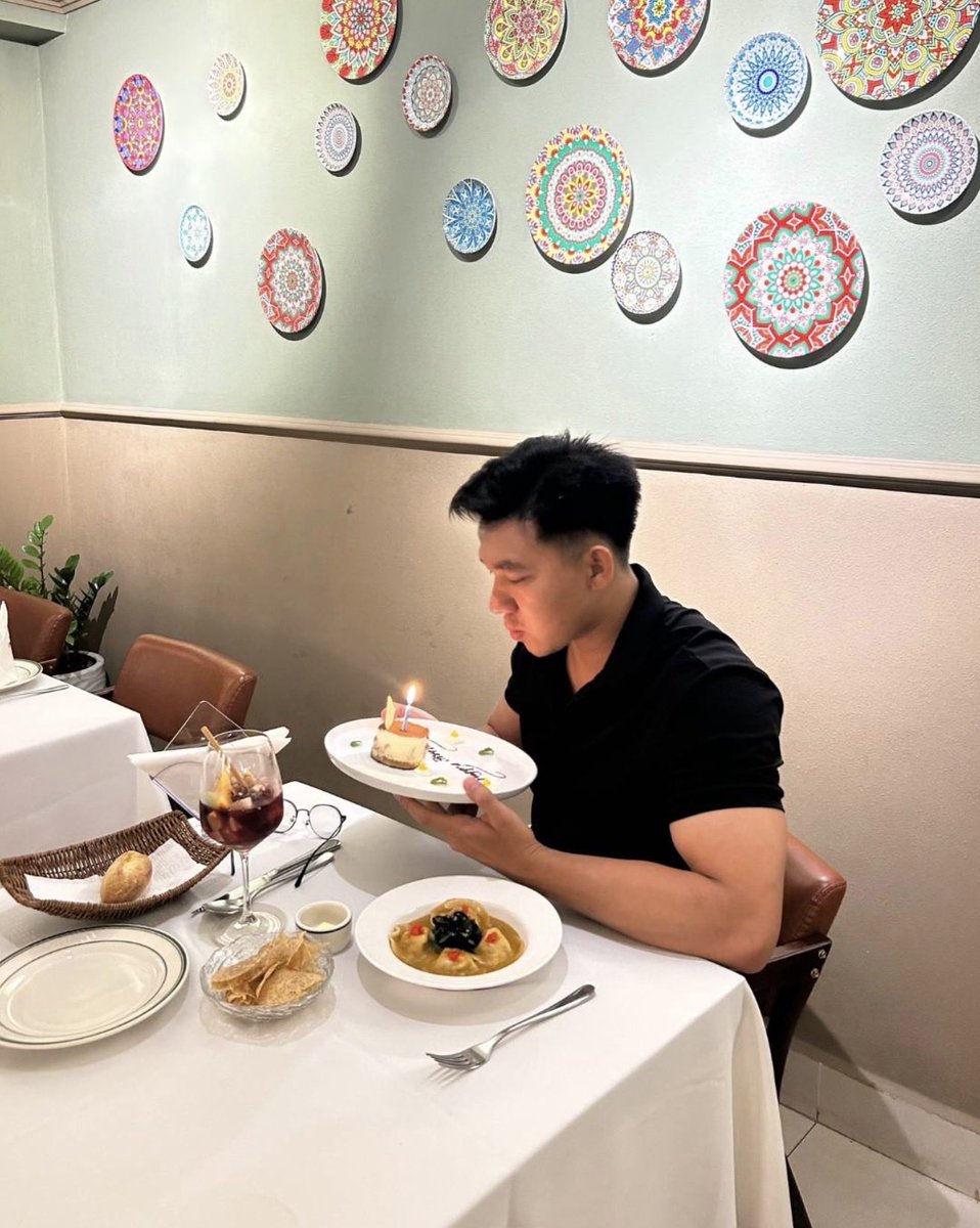 HotguysCamikhh's tweet photo. សង្ហារណាស់បង ចង់មើលវីដេអូពេញចូលគ្រុបឲហើយមក បង់7$ទើបមើលបាន https://t.co/0ZI5jVmZpK 💦🍆 https://t.co/P1nVOwPEEd