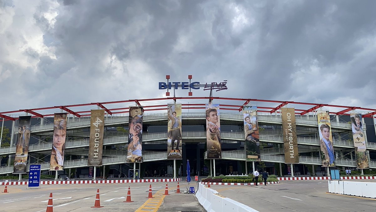 onjantimar's tweet photo. 🐭🎀🎤🤩

#FourthConcert 
#FourthNattawat 
#Fourth 
#GMMTV https://t.co/gKqNsFl94Y