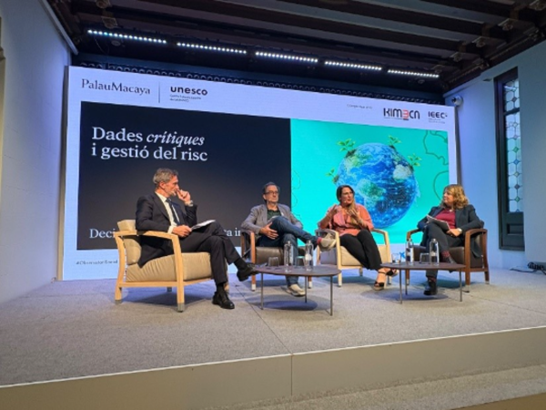 ICGCat's tweet photo. Participem a la jornada «Dades crítiques i gestió del risc». Més dades no vol dir més preparació si no les convertim en coneixement aplicat. Jordi Corbera (ICGC) hi ha aportat la mirada de la geoinformació per entendre, prevenir i gestionar els riscos.
📎 https://t.co/PiIgLfYWfF https://t.co/NixjIU9cfv