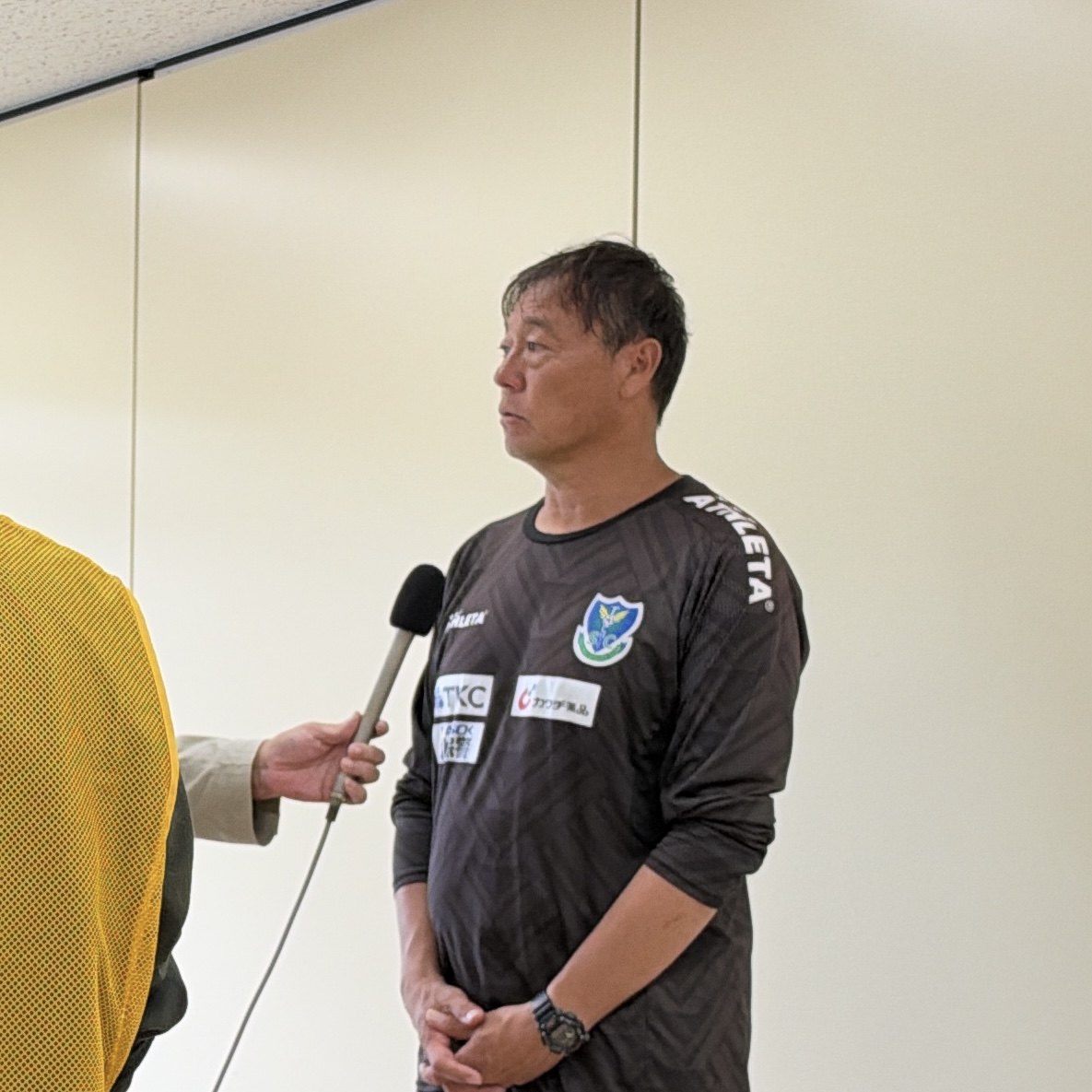tochigisc's tweet photo. 【メディア情報】
本日の #とちぎテレビ の下記番組にて、練習の様子や監督・選手インタビューが放送予定です。ぜひご覧ください！

📺 とちぎテレビ「とちテレNEWS9」
📅 10月14日(火)21:00～21:45の間

▼詳細はこちら
https://t.co/OMhbAOliZM

#栃木ＳＣ #とちテレ https://t.co/oQMilIKbxo