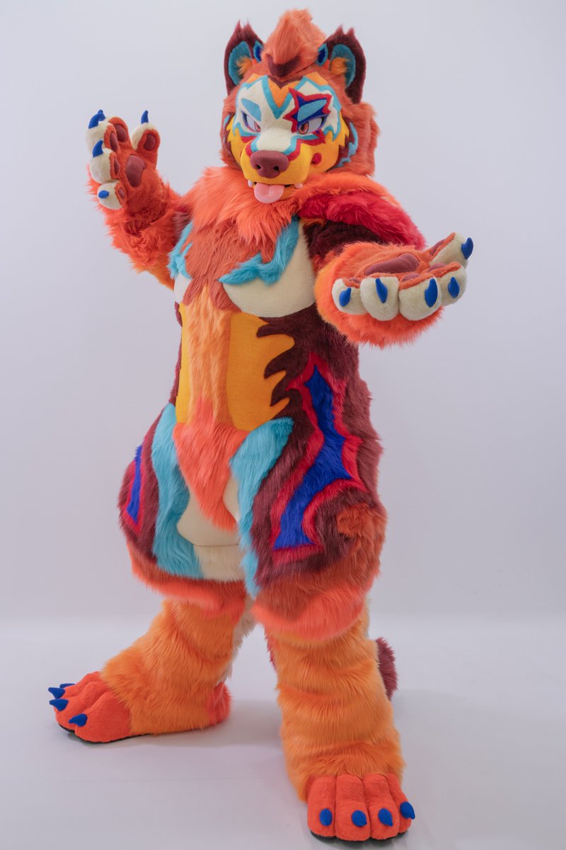 kigurumikagetsu's tweet photo. A new commission has been completed!
A colorful bear that catches everyone's eye makes its debut!
Wishing you all the best! Thank you for this time!! https://t.co/20XkNwTEZy