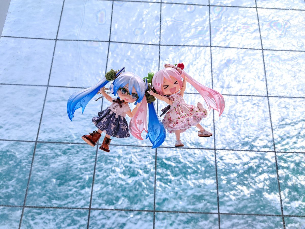 funky3903's tweet photo. #深夜のねんどろ撮影６０分一本勝負
10/14【まど】ふらいんぐ既出

ますたーは高い所苦手…
((( ；ﾟДﾟ)))ｶﾞｸｶﾞｸﾌﾞﾙﾌﾞﾙ

君たち楽しそうねw https://t.co/siwKErtEBu