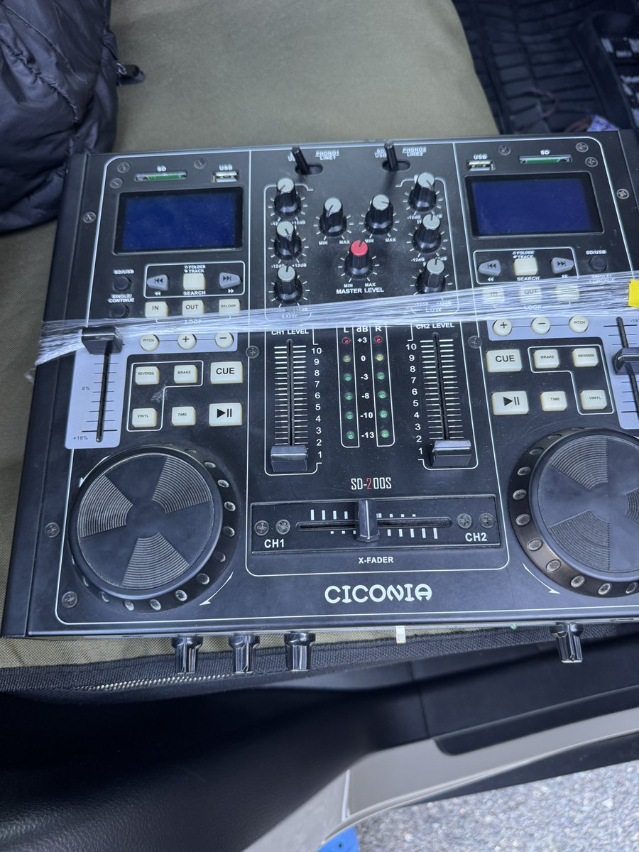 xgabbax's tweet photo. PC無しでDJ出来る機材。
電源無しで3000円だったから買ってみた！ https://t.co/TvIZbFpz97