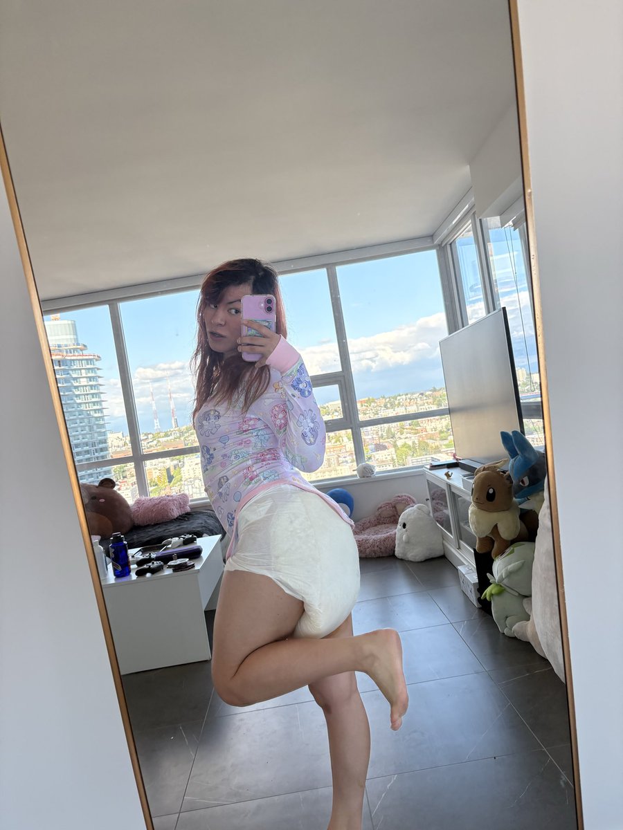 ArticunaFrost's tweet photo. worshipping Mommy’s big fat diapers is perfectly normal btw! you’re just a little baby so it makes you find this so attractive! little babies like you NEED their diapers.

isn’t that right? https://t.co/lCO6DVxExb