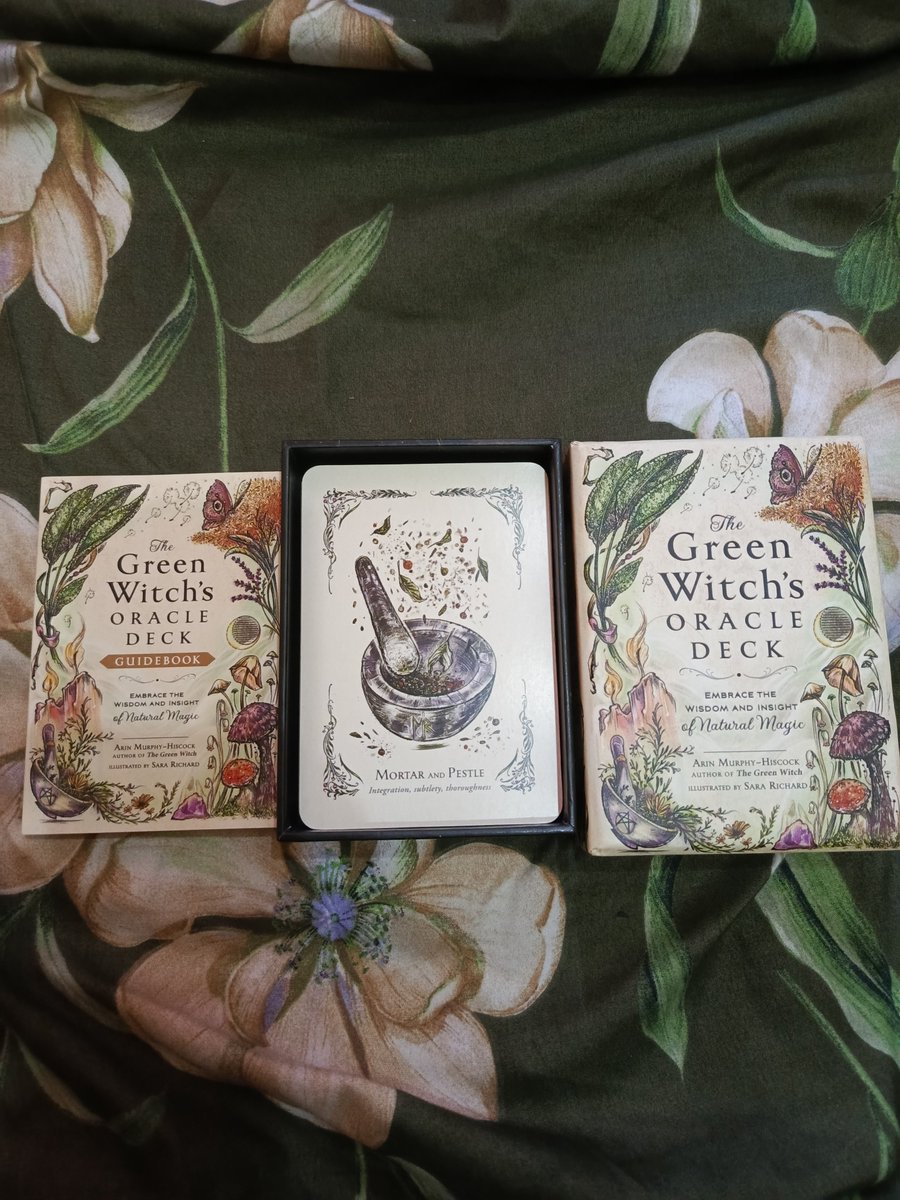 pengelanaka's tweet photo. (Help RT)

WTS preloved oracle &amp; tarot deck

Oracle deck
The Green Witch's Oracle Deck
Ori periplus, kondisinya masih bagus
300k inc ongkir Jabodetabek

Tarot deck
Luna Somnia
Reprint tapi yang premiumnya(?)
Masih bagus juga, biasa aku pake baca pl
120k

Pengiriman dari Bekasi https://t.co/JvDgt0VA2e