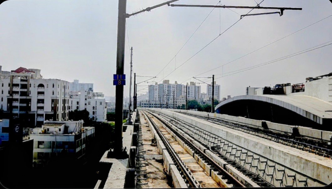 Srinivas_091294's tweet photo. One of my favorite pics. ЁЯОЙ #CMRL
#Chennai #Vadapalani https://t.co/r610SThcXQ
