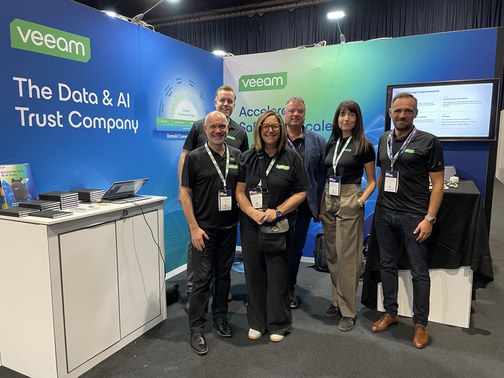 Veeam_UKI's tweet photo. 🇬🇧 It’s the final day of #DataDecodedMCR! Pop by Stand B14 to meet the team, share ideas and have a chat. https://t.co/npAvTdUGdi
