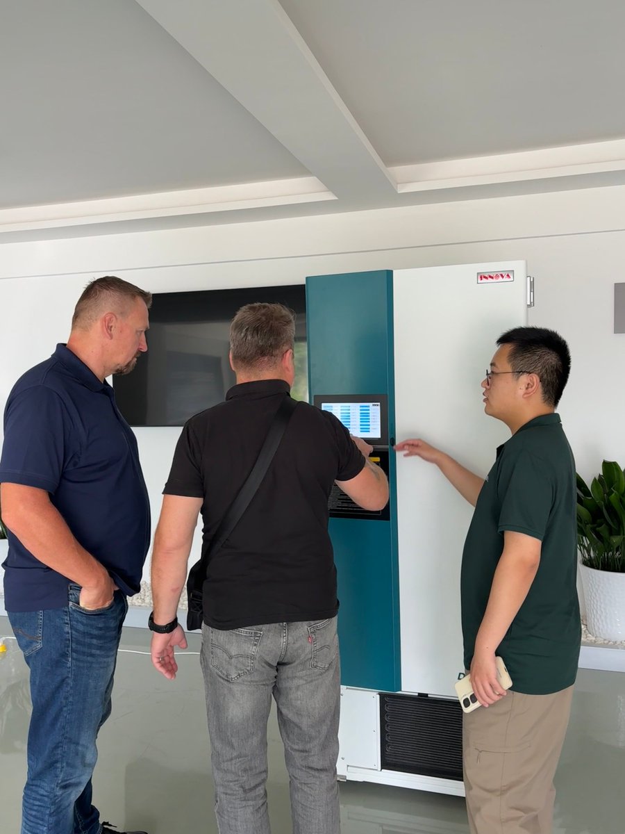 InnovaBioTech's tweet photo. Trained a customer’s team on dozens of INNOVA -86°C Dual Cooling ULT freezers today. ❄️ Touchscreen, alarms, daily checks—covered. Ready for sample storage. ✅
#INNOVA #ULTFreezer #LabEquipment #ColdStorage https://t.co/IeUVXQgIJc