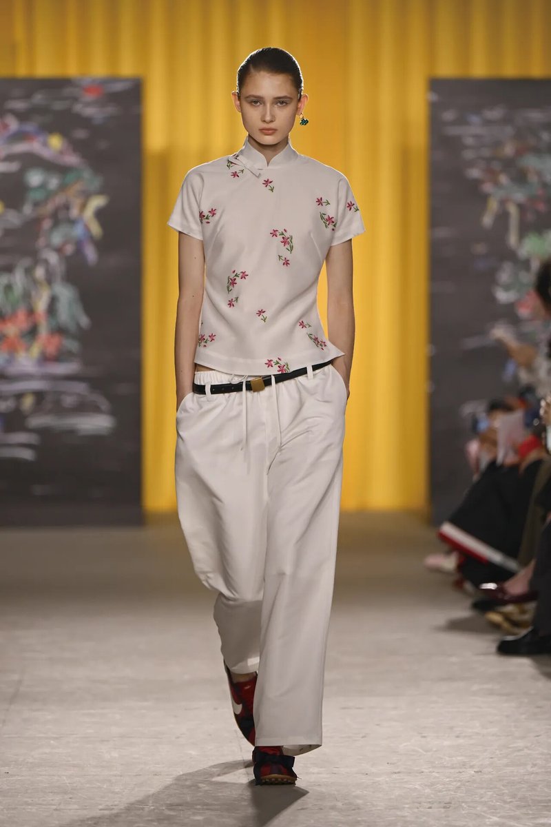 kendam_com's tweet photo. AO Yes Spring Summer 2027 collection runway presented at Shanghai Fashion Week SS27 (October 12, 2026) https://t.co/A6r2u8VVY1
- - -
#AOYes #SS27 #Runway #ShanghaiFashionWeek #Kendam https://t.co/Hes0DBrrJY
