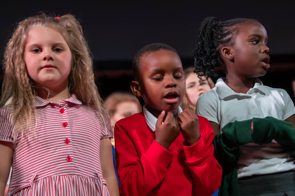 FlyingHighTrust's tweet photo. What an incredible celebration it was!

Our Children's Awards brought together hundreds of children from across the Flying High Partnership for an unforgettable evening

Read more 👉 https://t.co/Qu39hsQPKT

#FlyingHighPartnership #ChildrensAwards #ProudToBeFlyingHigh https://t.co/xMS1JxKulQ