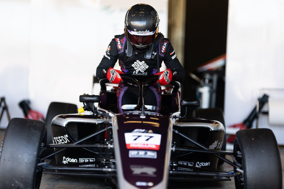tecnicar_racing's tweet photo. Navarra the place of wine, and a place for great photos yet again by @fotocar13
📱 @vinyi_arnau96
#E3 #E4 #Eurocup3 #Eurocup4 #Eurocup5 #F4Spain #SpanishF4 #TecnicarByAMTOG #TCode #RoadToF1 #SingleSeaters #WeLiveForRacing https://t.co/iO9CTct8tX