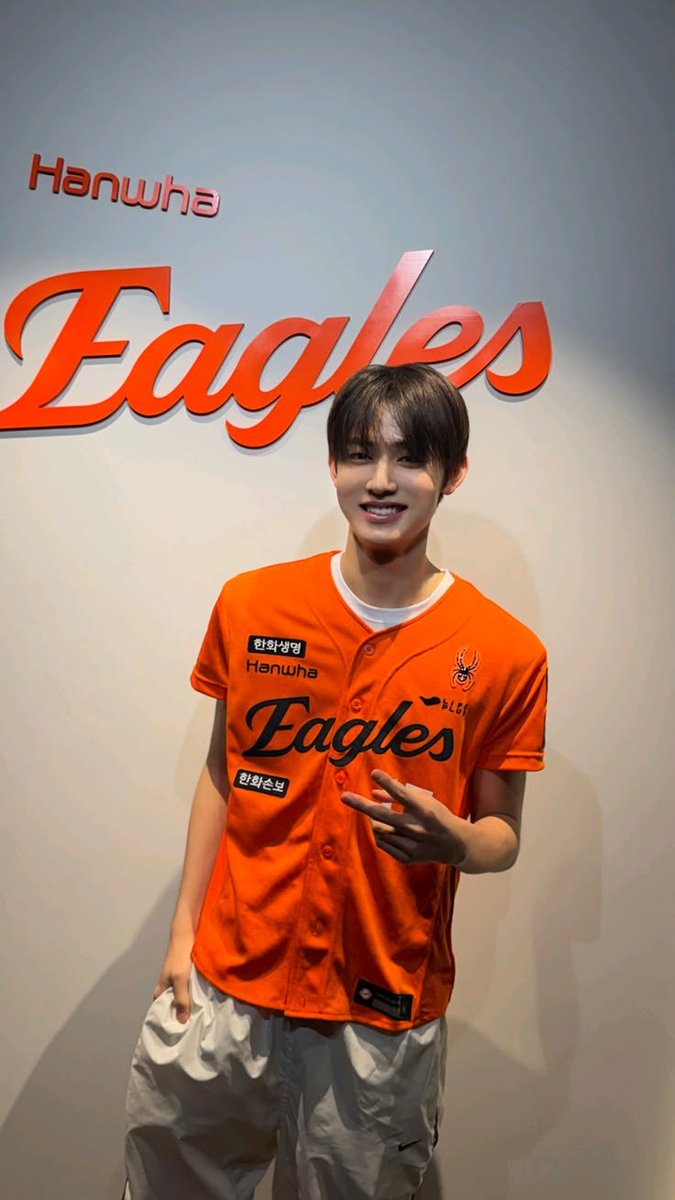 tanxencs's tweet photo. orange boy eom seonghyeon 🧡 https://t.co/rlbpiBEAT2