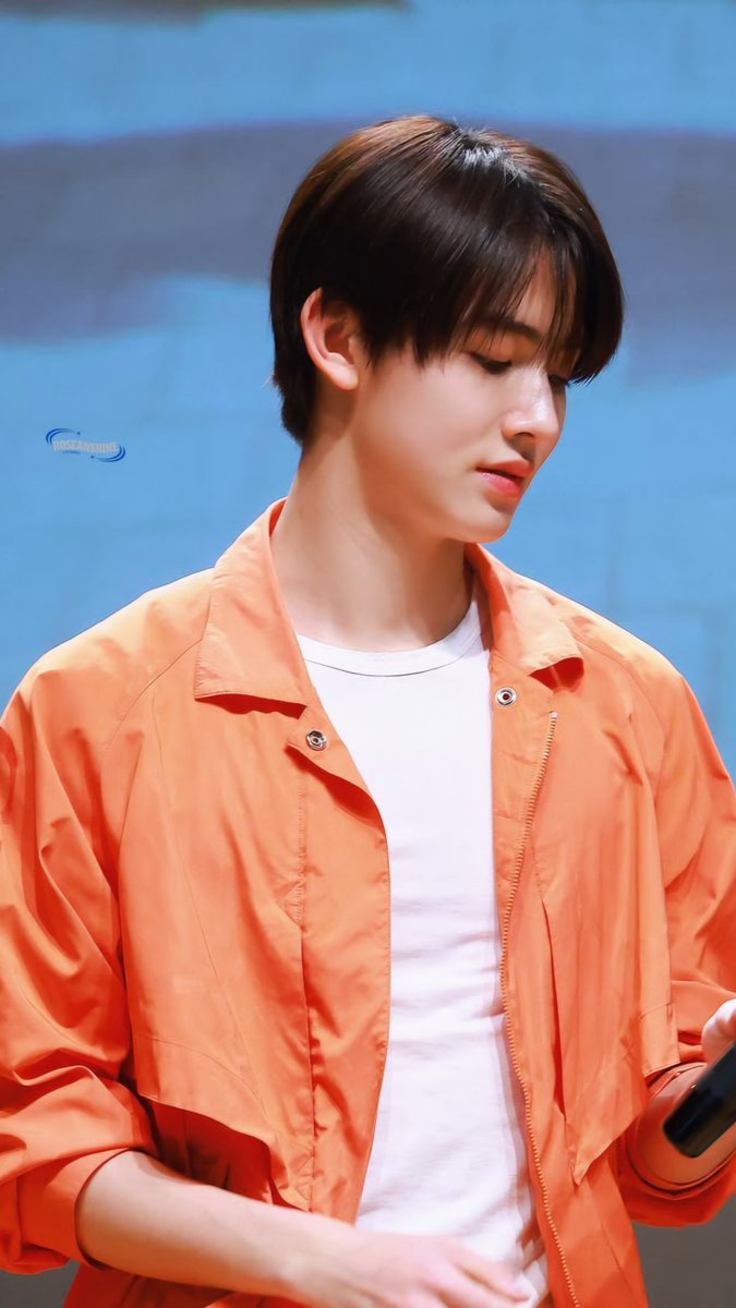 tanxencs's tweet photo. orange boy eom seonghyeon 🧡 https://t.co/rlbpiBEAT2