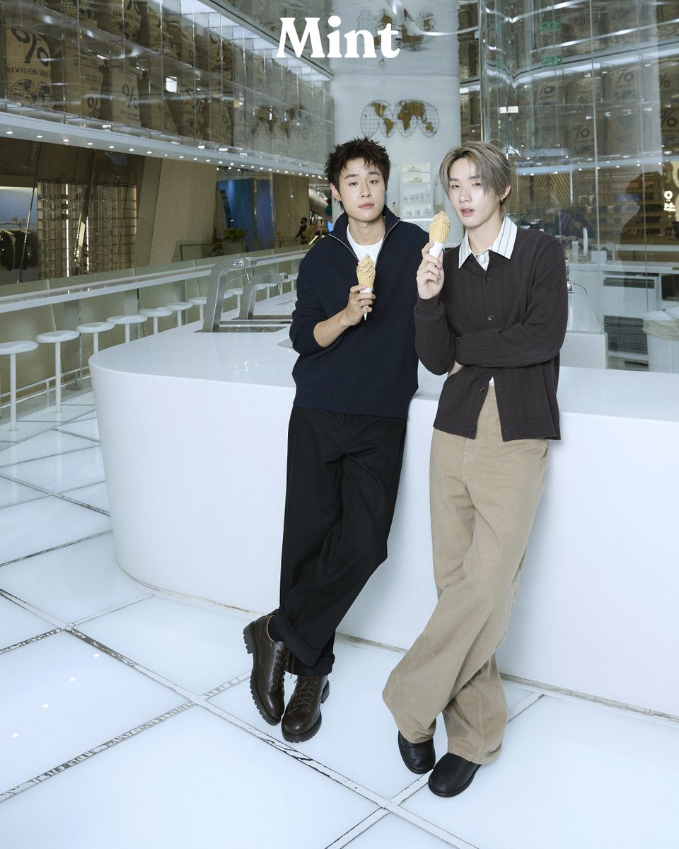 mintmag_th's tweet photo. “อยากไป Copenhagen เดนมาร์ก เคยเห็นในโซเชียล ไวบ์ดูดีมาก” #nnutdann 💚

“ผมอยากไปฟินแลนด์ครับ ที่จะมีคุณลุงซานต้าในกระท่อมไม้ในช่วงคริสต์มาส” #hongshihoshi💚

➡️อ่านบทสัมภาษณ์ https://t.co/OFo7MX58eV

#NutHongLYKNXMintHangOut
#MintHangOutatICONSIAM #MintVol36
#ICONSIAM #LYKN
#MintMagTH