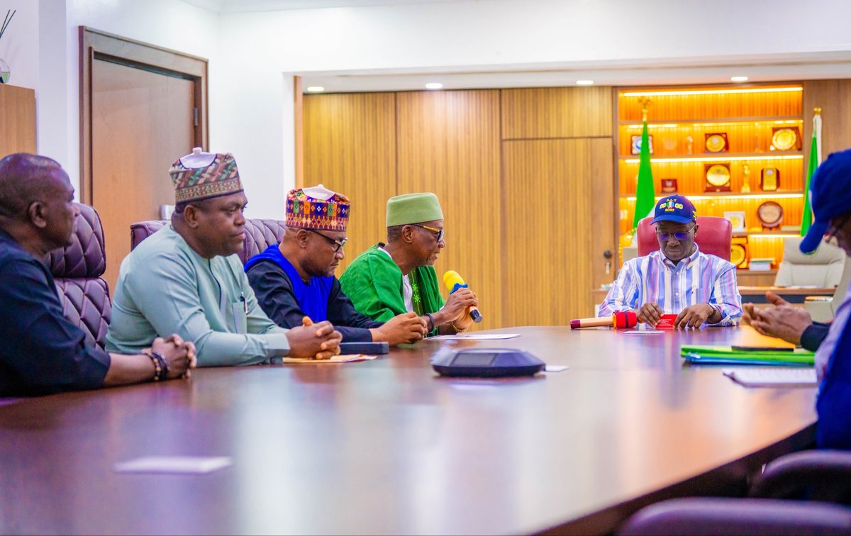 m_akpakomiza's tweet photo. Yesterday, I received a delegation from Leadership Newspaper, who formally informed me of my nomination for the Leadership Governor of the Year 2026 Award.

I am grateful for this recognition and remain committed to delivering practical governance and sustainable development across Edo State.

Our work continues, and we will keep striving to build a greater Edo for all.
A New Edo Has Risen.

#PracticalGovernance
#ANewEdoHasRisen
#SHINEagenda
