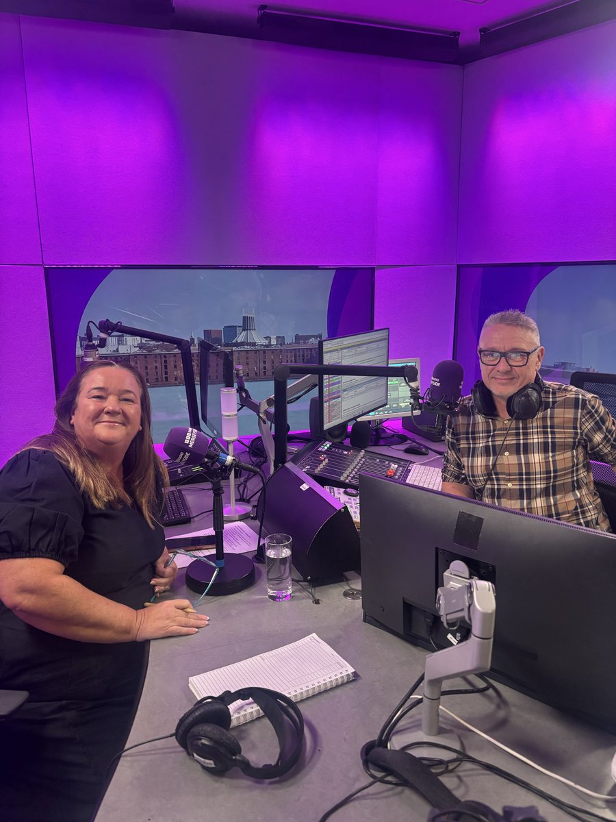 chamiltonbbc's tweet photo. Join us on the Hot Seat between 10-11 @bbcmerseyside 
We’re joined in the studio by @seftoncouncil leader Marion Atkinson 
📞Give her a call 0800 731 93 33
So if you live in Southport, Bootle and Formby get in touch! https://t.co/pu7Ks6aHjQ