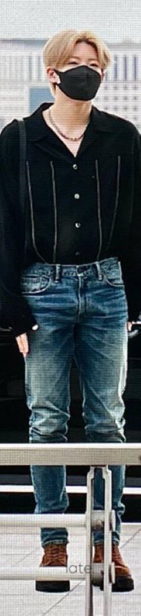 kyuhoer's tweet photo. holy proportions. https://t.co/M8iLkovhLC
